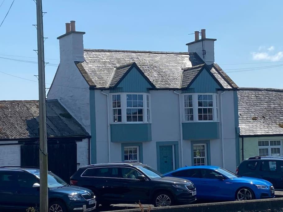 3 Bedroom Townhouse Right On The Harbour Isle of Whithorn エクステリア 写真