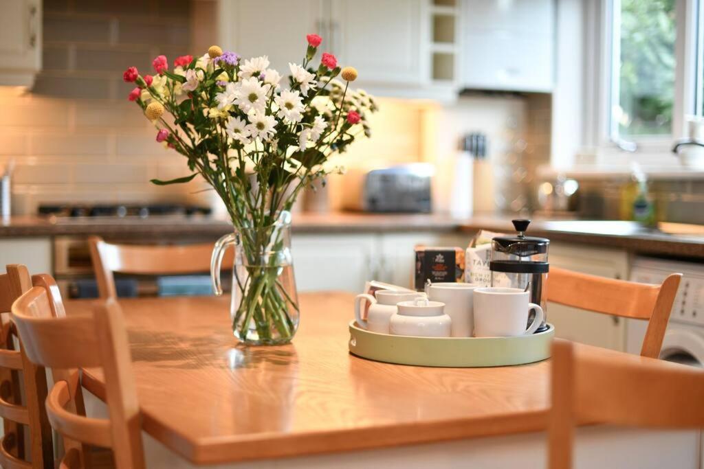 3 Bedroom Townhouse Right On The Harbour Isle of Whithorn エクステリア 写真