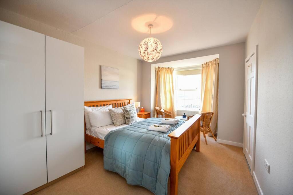 3 Bedroom Townhouse Right On The Harbour Isle of Whithorn エクステリア 写真